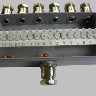 Aluminiumgehäuse bearbeitet inkl. Verschraubungen